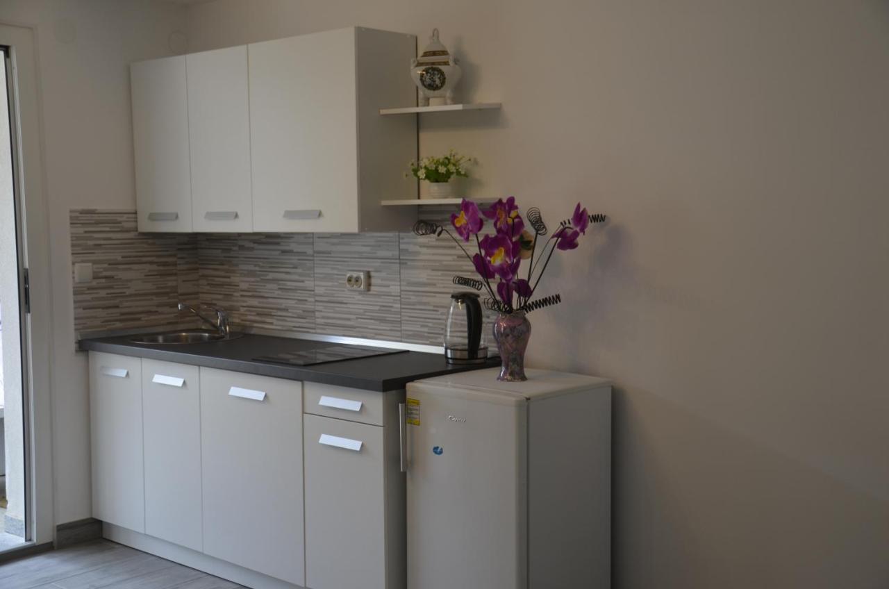 Apartments Lilly - Studio Rijeka Bagian luar foto