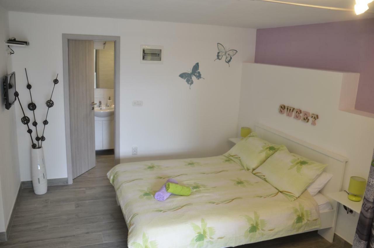 Apartments Lilly - Studio Rijeka Bagian luar foto