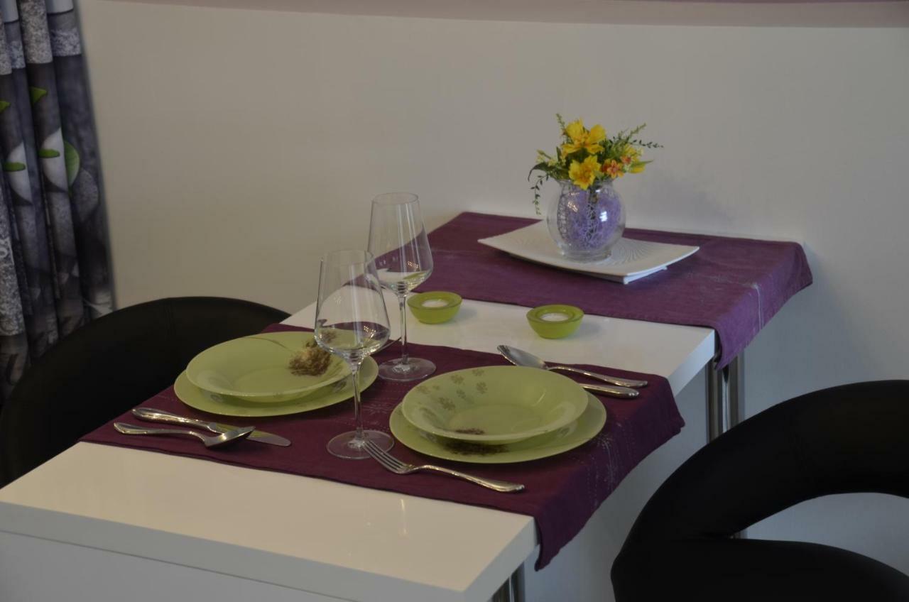 Apartments Lilly - Studio Rijeka Bagian luar foto